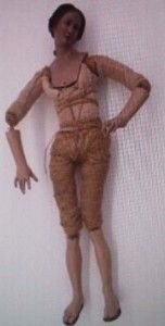 Figurita-femenina-articulada-152x300