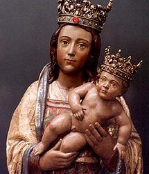 Centenario de la Corte de Honor de la Almudena fundada por la Infanta María Teresa de Borbón