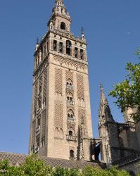 Clara Arahuetes Pérez publica un libro sobre el Rey Poeta Al-Mutamid en Sevilla