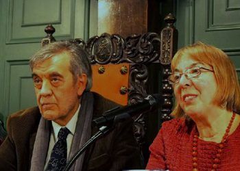 Presentación en la AEAE de “El paso al otro lado”, libro de relatos sobre el suicidio de Julia Sáez-Angulo